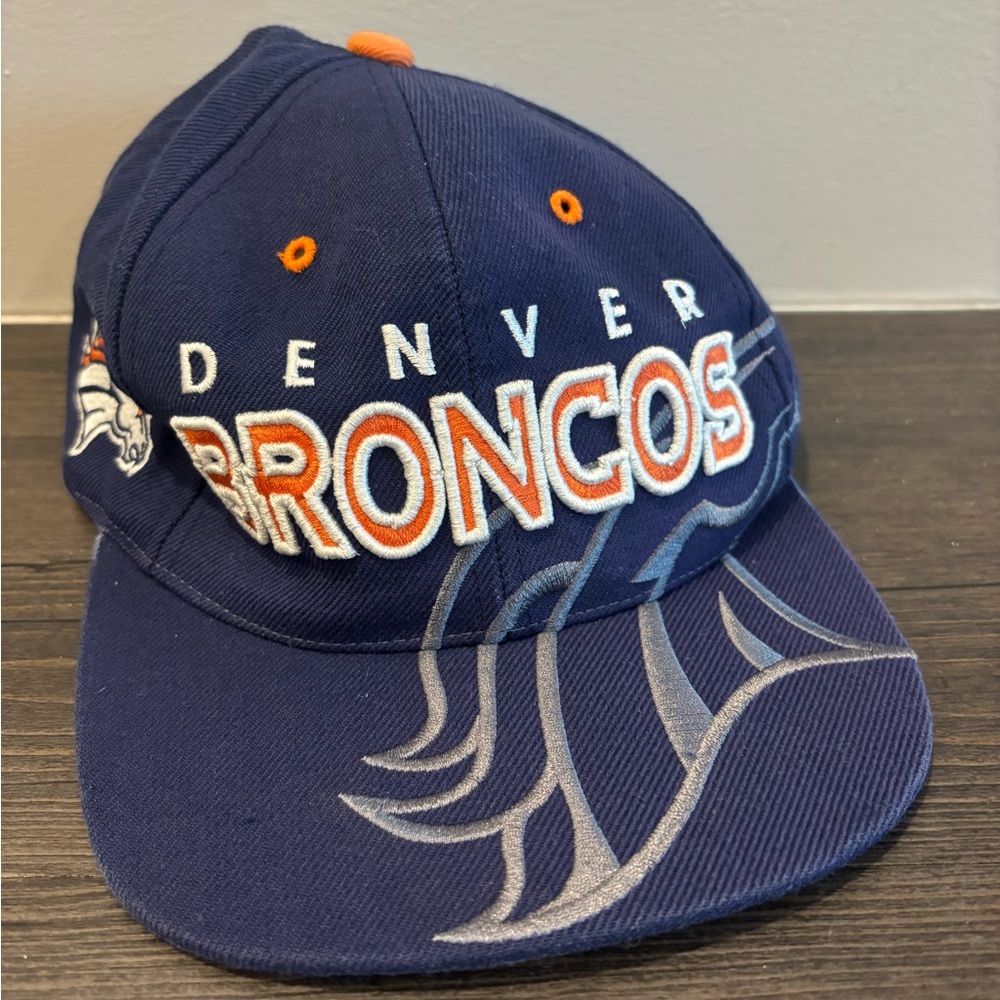 Vintage Denver Broncos Velcro adjustable hat
